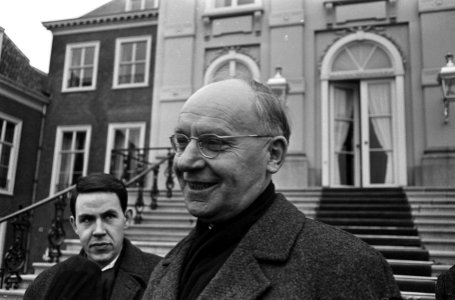 Kabinetscrisis, de heer Vondeling (PvdA) op Huis ten Bosch, Bestanddeelnr 917-4865
