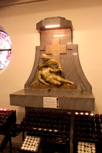 Königin des Friedens Pieta