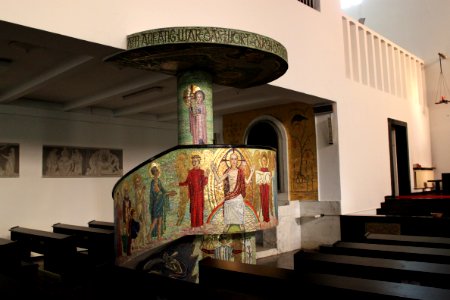 Königin des Friedens Kanzel
