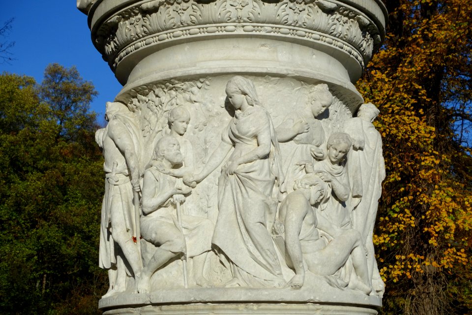 Königin Luise by Erdmann Encke (detail) - Großer Tiergarten, Berlin, Germany - DSC09498