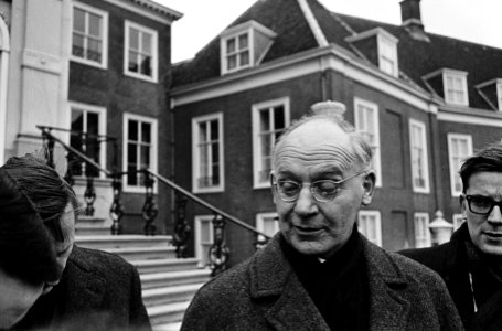 Kabinetscrisis, de heer Vondeling (PvdA) op Huis ten Bosch, Bestanddeelnr 917-4866