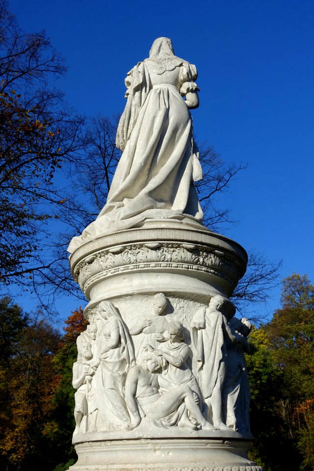 Königin Luise by Erdmann Encke - Großer Tiergarten, Berlin, Germany - DSC09499