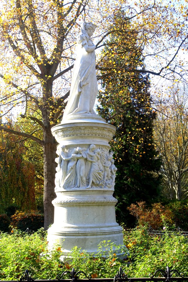 Königin Luise by Erdmann Encke - Großer Tiergarten, Berlin, Germany - DSC09502