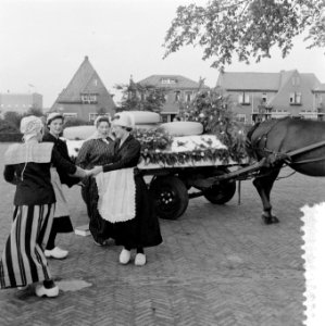 Kaasmarkt Bodegraven 75 jaar . Historische optocht, Bestanddeelnr 908-9337