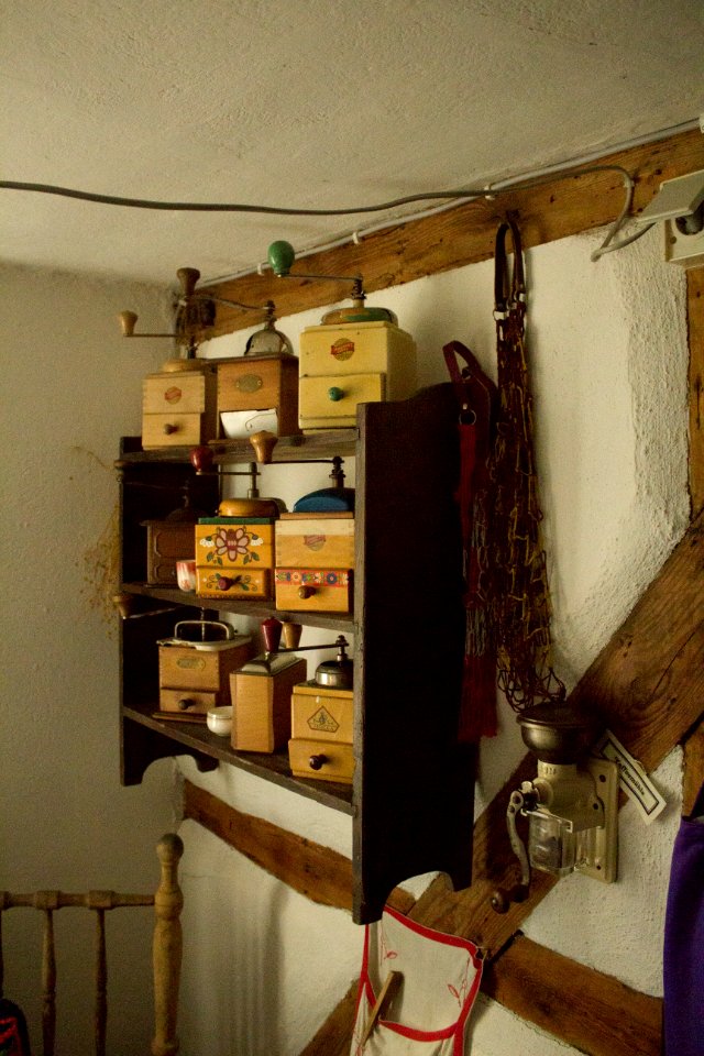 Kaffeemühlen Regal - Alte Mühle Proschim