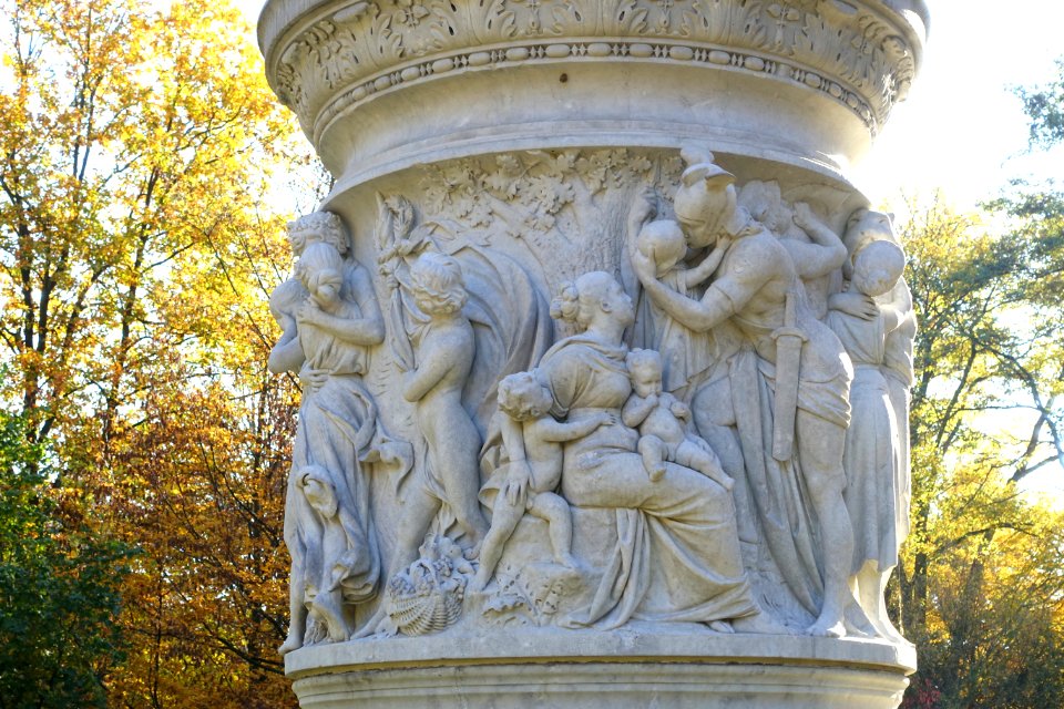 Königin Luise by Erdmann Encke (detail) - Großer Tiergarten, Berlin, Germany - DSC09496