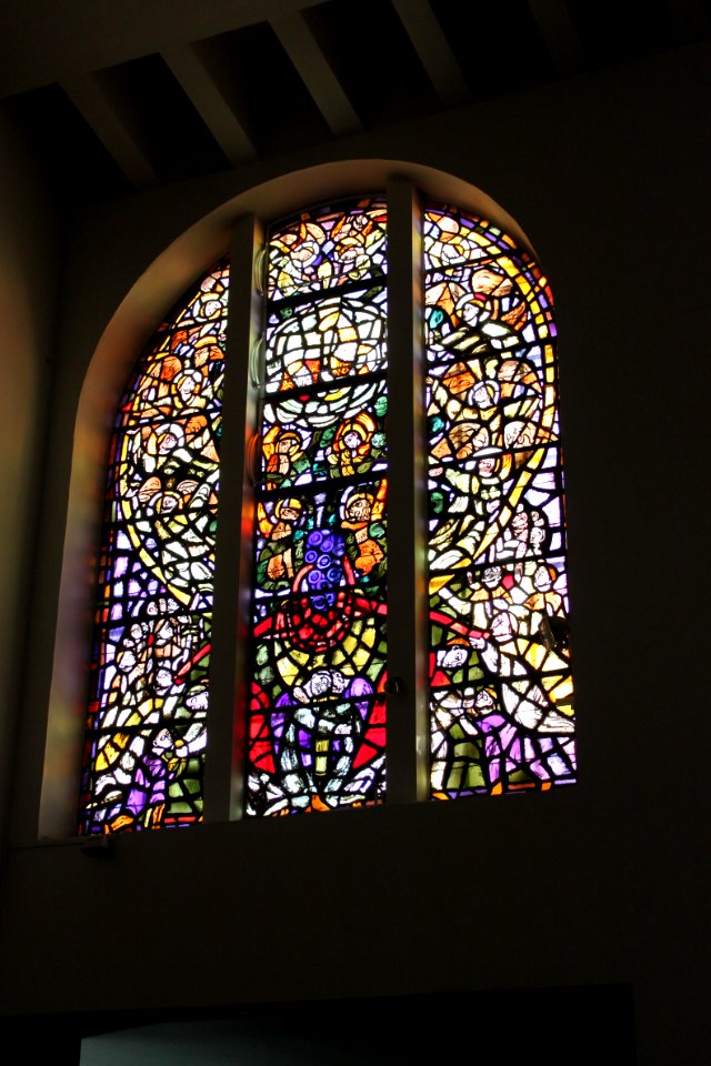 Königin des Friedens Fenster 1
