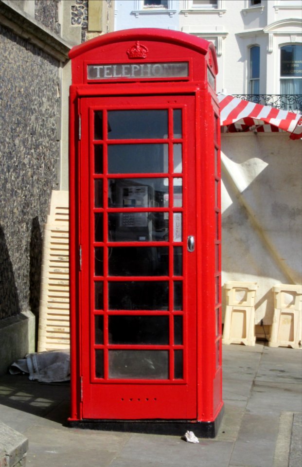K6 Telephone Kiosk at St John the Baptist's Church, Palmeira Square, Hove (April 2016) (2)