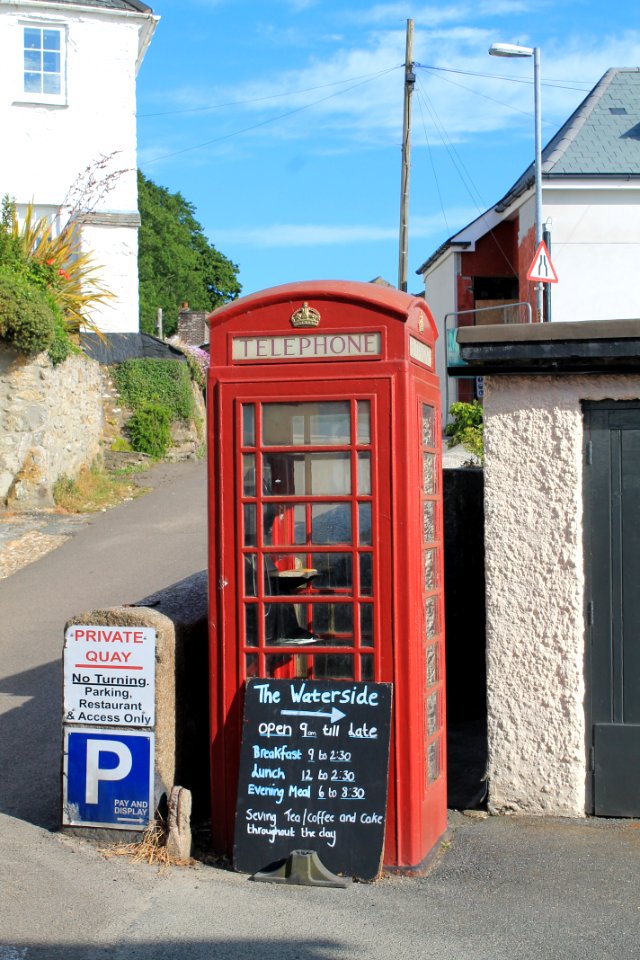 K6 Telephone Kiosk, Flushing Quay