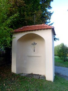 Kašperské Hory, kaplička před hřbitovem, jižní strana