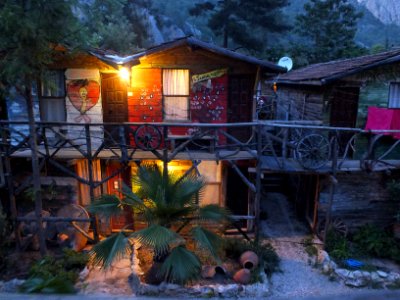 Kadir's Tree Houses