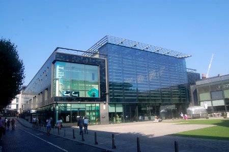 Jubilee Library and Jubilee Square (from Southwest), Brighton (August 2019) (2)