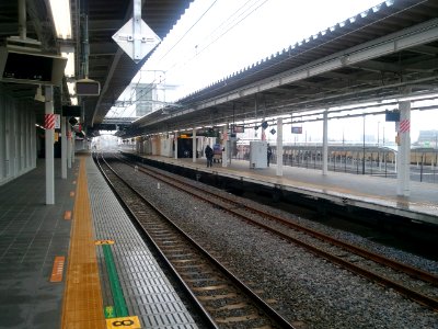 JR Yoshikawa-Minami station platform 20120318a