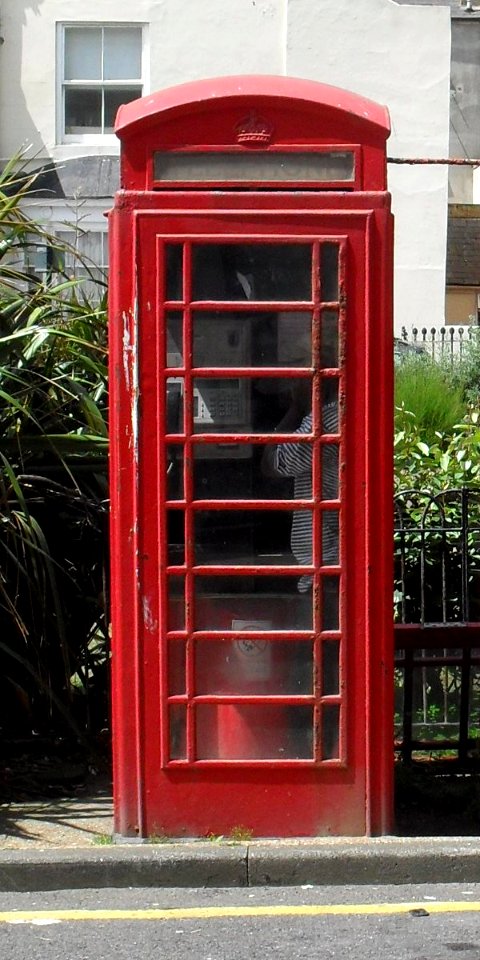 K6 Telephone Kiosk at Bedford Square and King's Road, Brighton (S) (IoE Code 479461)