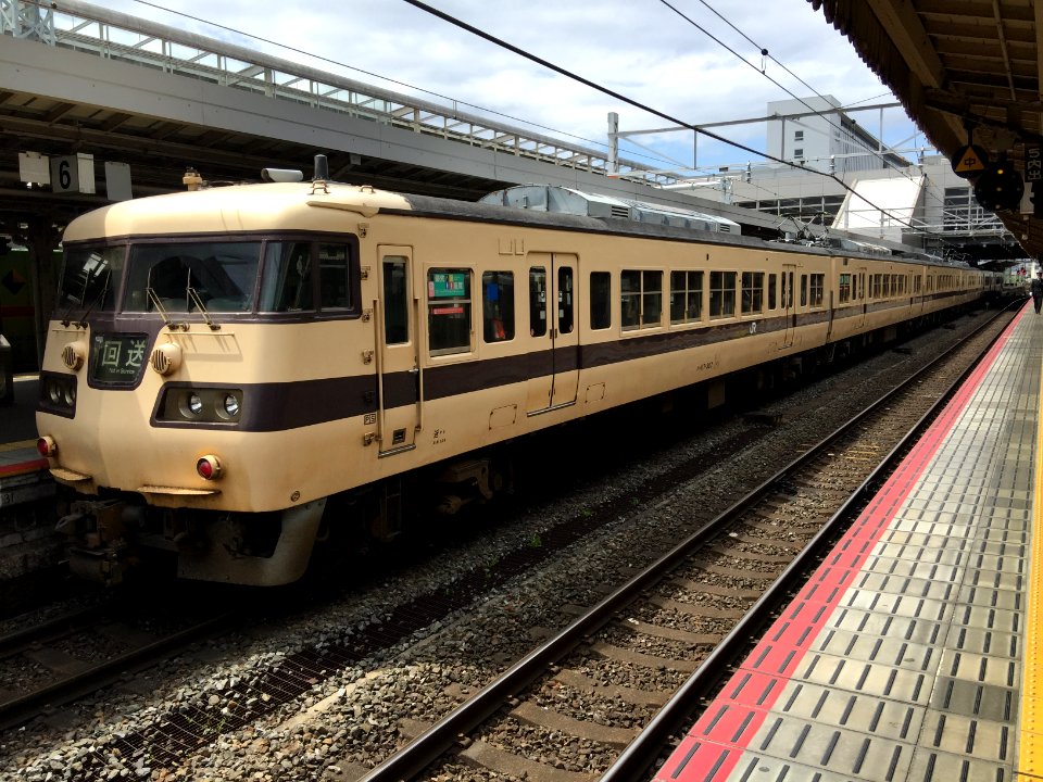 JR West Kuha 117-307 at Kyoto