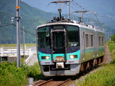 JR West 125-15 and 16 approaching Higashi Obama station