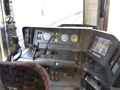 JR W 223-3009 cabin