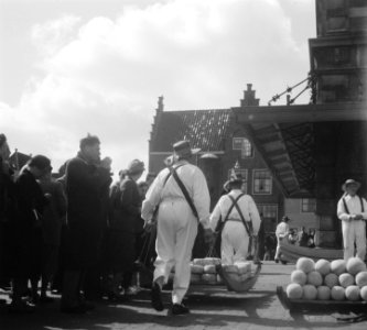Kaasmarkt Alkmaar serie. Kaasdragers, Bestanddeelnr 905-0757