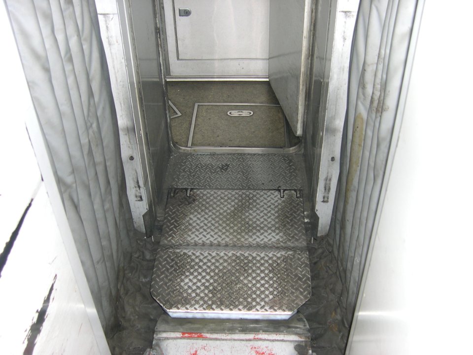 JR East E351 Corridor2