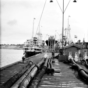 Kade met tanker op Trinidad, Bestanddeelnr 252-5378