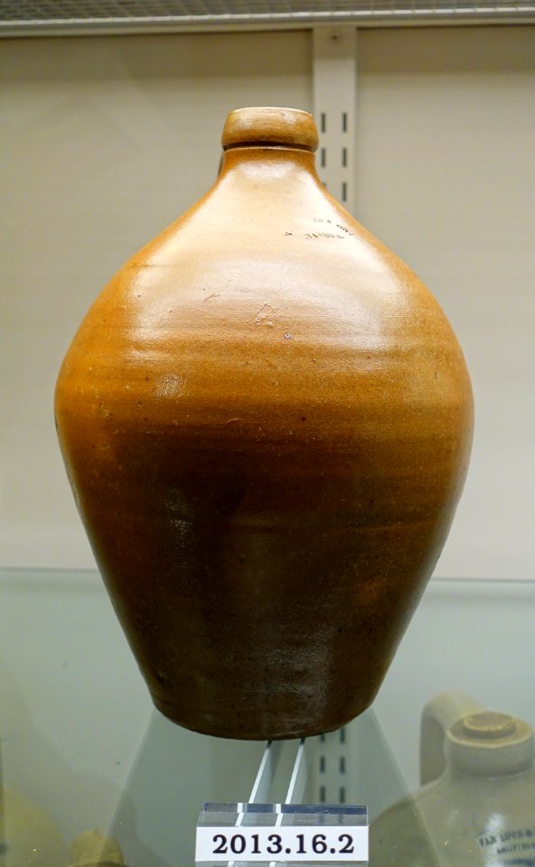 Jug by Thomas Crafts, Nashua, New Hampshire, c. 1838, salt-glazed stoneware, item HD 2013.16.2 - Flynt Center of Early New England Life - Deerfield, Massachusetts - DSC04198