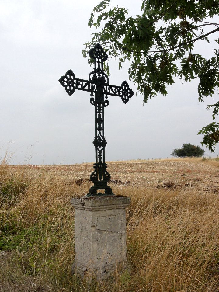 Jubécourt (Clermont-en-Argonne, Meuse) croix de chemin A