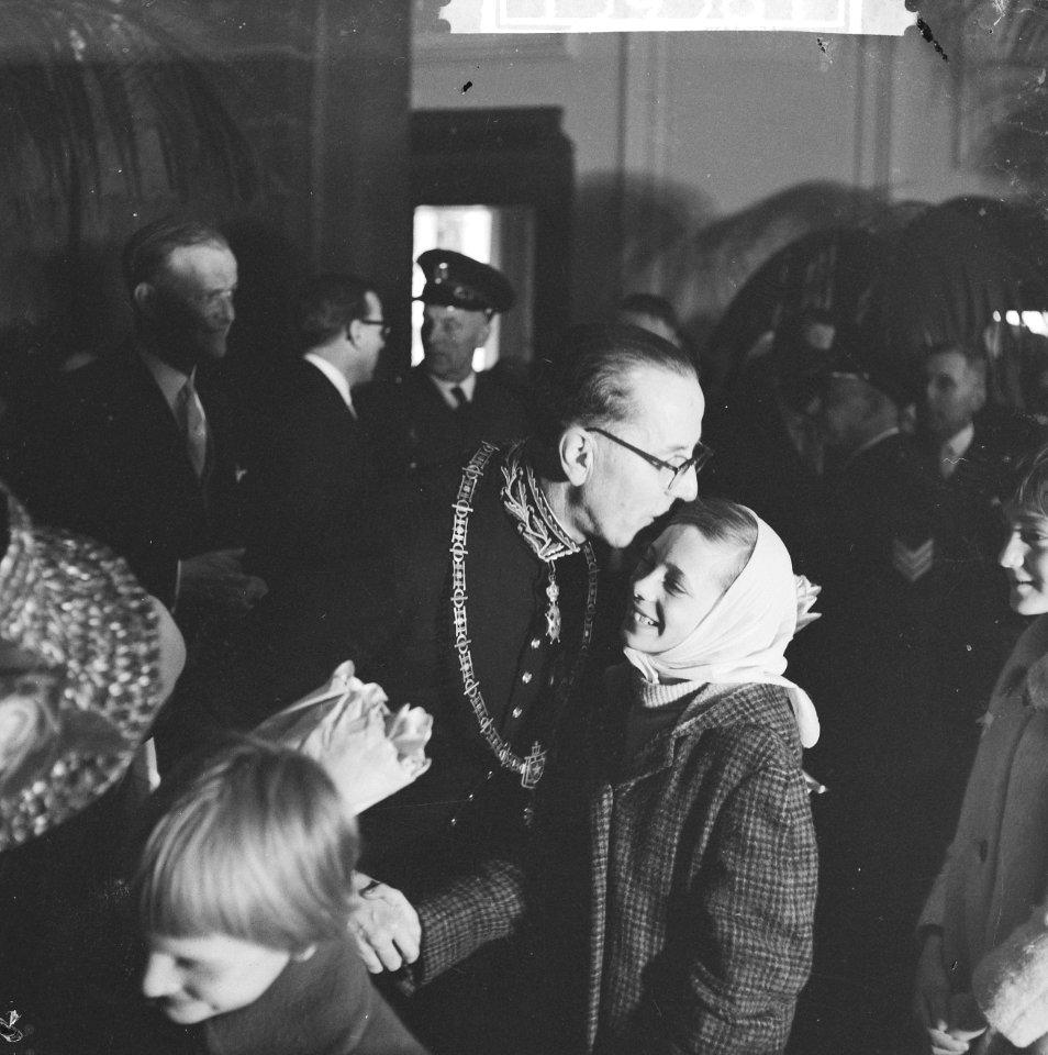 Jubilerende burgemeester van Maastricht mr. jonkheer Willem baron Michiels van , Bestanddeelnr 913-9381