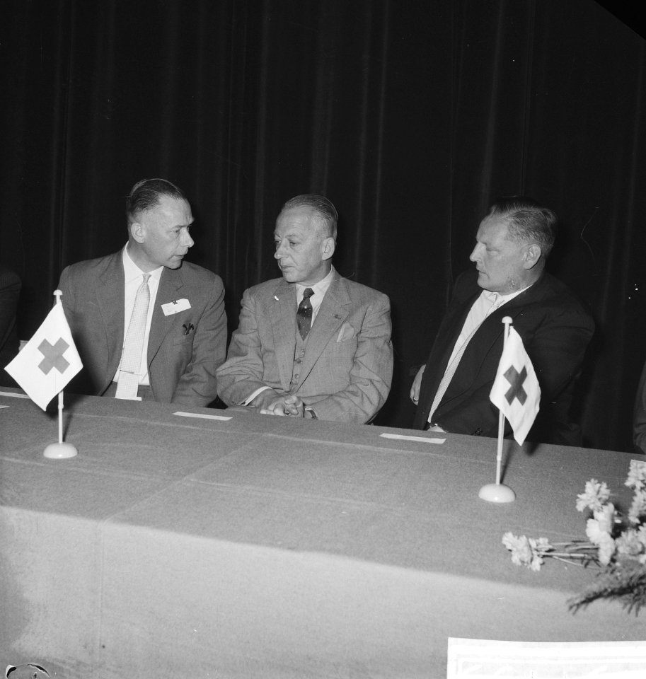 Jubileum 50 jaar Groene Kruis in Utrecht. Jhr. De Ranitz, dr. Navis en mr. van G, Bestanddeelnr 913-1193