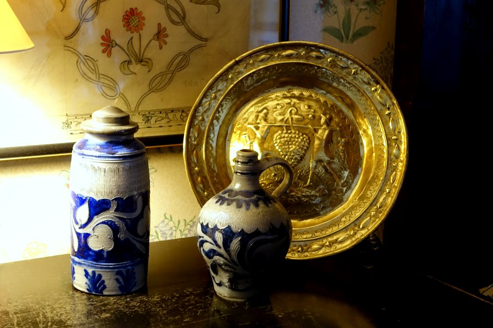 Jugs with brass plate, ceramic - Kelmscott Manor - Oxfordshire, England - DSC00074