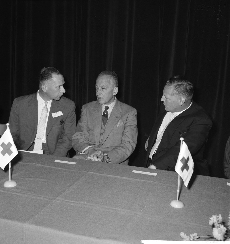 Jubileum 50 jaar Groene Kruis in Utrecht. Jhr. De Ranitz, dr. Navis en mr. van G, Bestanddeelnr 913-1192