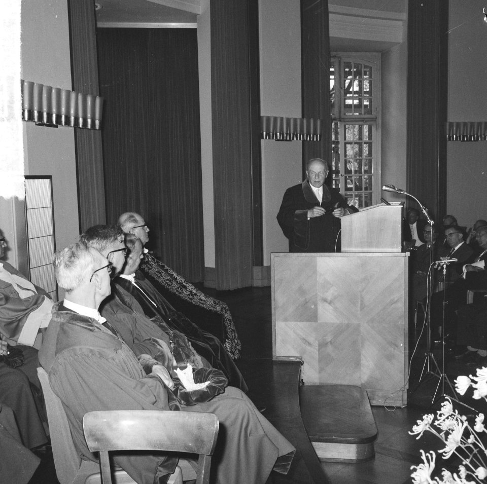 Joost van den Vondelpreis 1963 uitgereikt aan Albert van Dalsum Dankwoord van A, Bestanddeelnr 916-4880