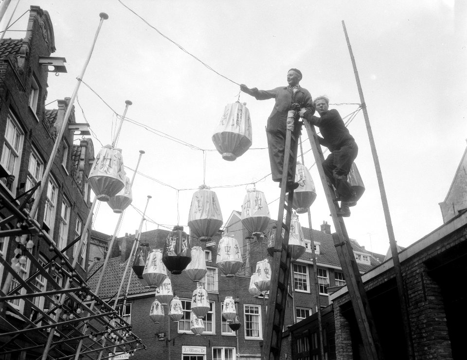 Jordaanfestival versiering met lampions, Bestanddeelnr 906-7198