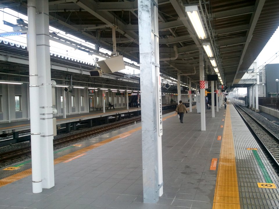JR Yoshikawa-Minami station platform 20120318b