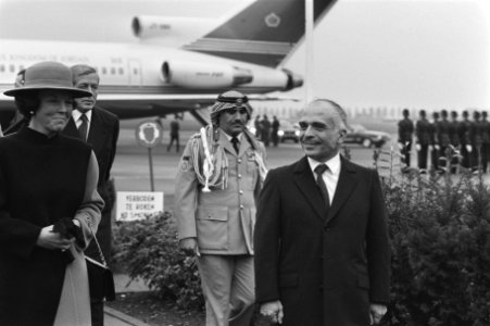 Jordaanse Koning Hoessein en zijn echtgenote arriveerde de vliegbasis Ypenburg v, Bestanddeelnr 933-0993 photo