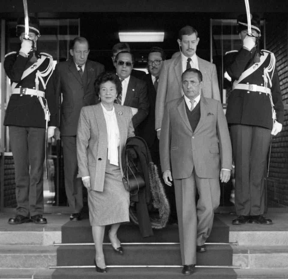 José Napoleón Duarte with wife 1987