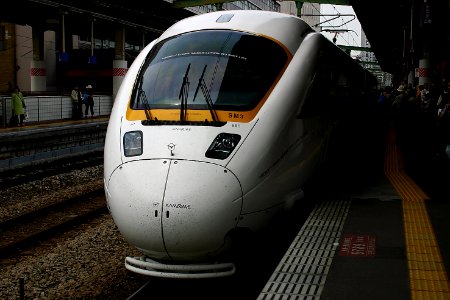 JRKyushu 885series hakata 20040501135014