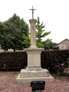 Jubécourt (Clermont-en-Argonne, Meuse) croix de chemin B
