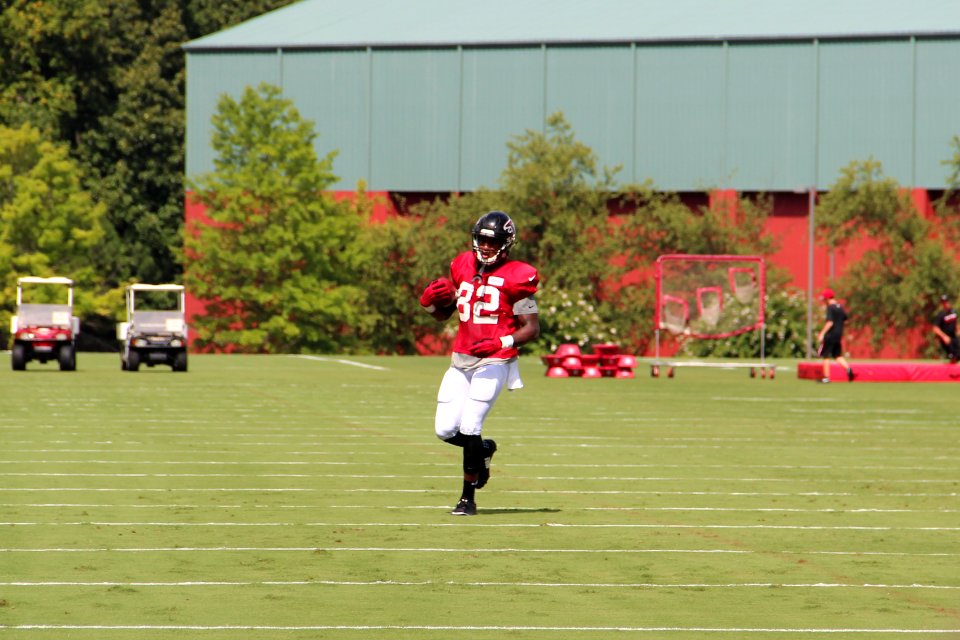 Joshua Perkins catching a pass 2016 01