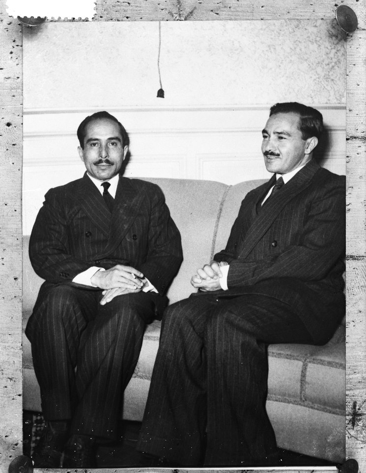 Jordanie de nieuwe koning links Falal rechts zijn broer Prins Esna Naif, Bestanddeelnr 904-7535