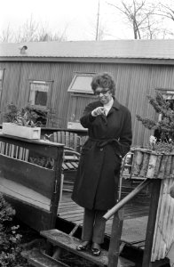 Josephine Baker maakt TV opnamen persconferentie voor de opnamen in Amsterdam, k, Bestanddeelnr 922-3737
