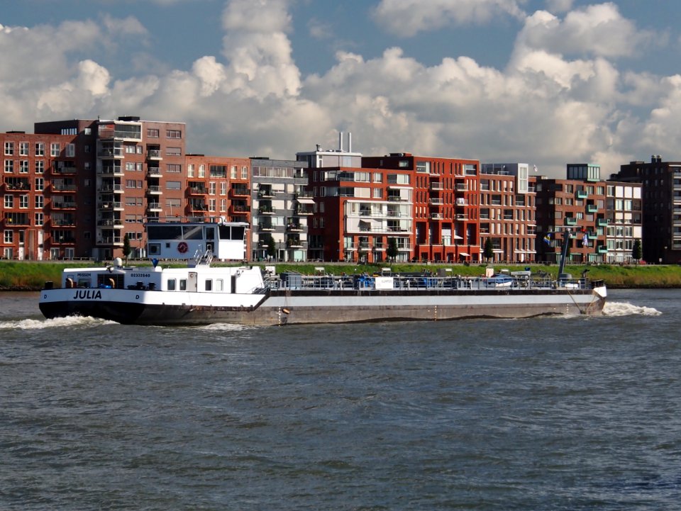 Julia ENI 02332840, Beneden Merwede