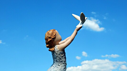 Figurine statuette follow your dream photo