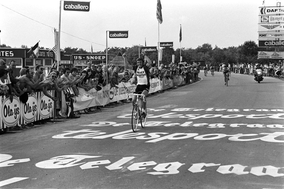 Joop Zoetemelk wint de laatste etappe, Bestanddeelnr 930-4017