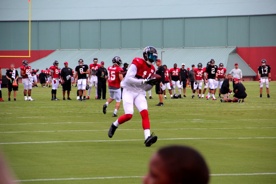 Julio Jones at Falcons training camp, July 2016 02