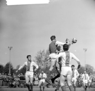 JOS tegen Standaard 1-1 spelmoment, Bestanddeelnr 913-9797