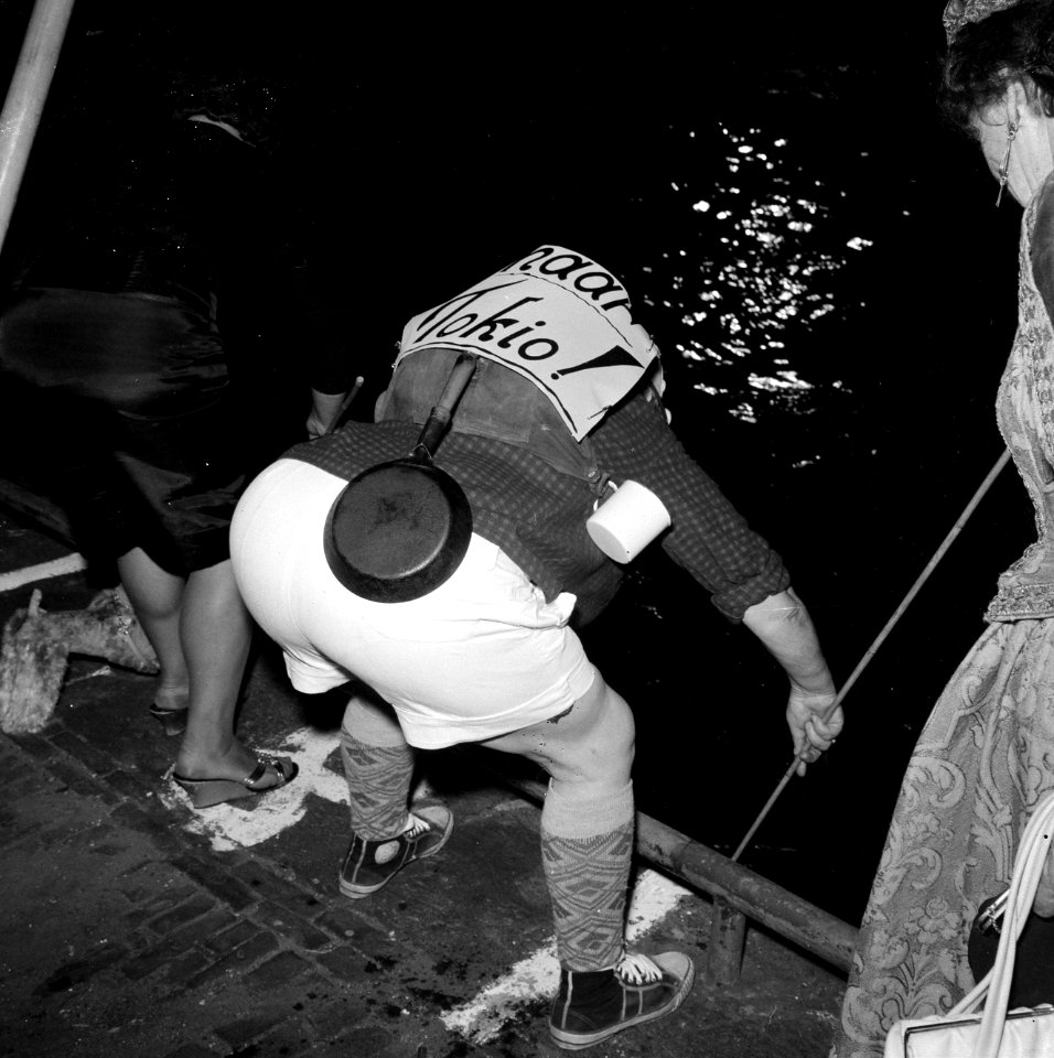 Jordaanfestival visfeest op de Brouwersgracht op naar Tokio stond op de rug van , Bestanddeelnr 916-8760