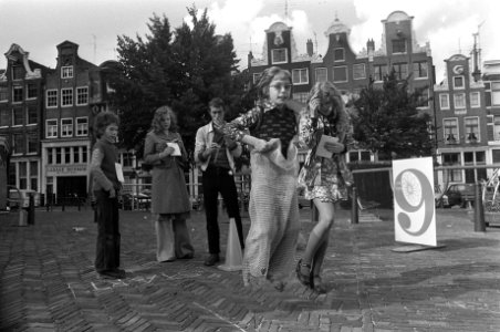 Jordaanfestival spelen voor kinderen op de Noordermarkt, Bestanddeelnr 928-1521