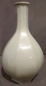 Joseon dynasty eight-faceted bottle, Honolulu Museum of Art 4038