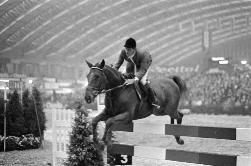 Jumping Amsterdam. Alwin Schockemöhle met Donald Rex in aktie, Bestanddeelnr 921-8253