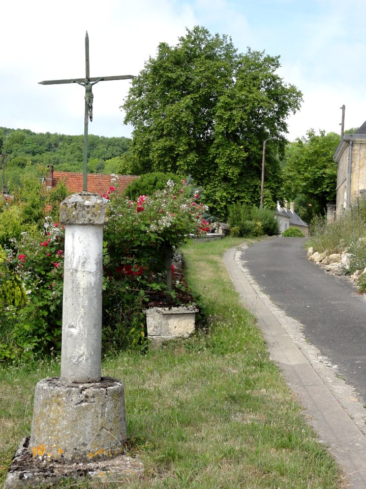 Jumigny (Aisne) croix de chemin A